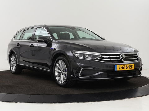 Volkswagen Passat 1.4 TSI GTE | Stoel & stuurverwarming | Camera | Carplay | Trekhaak | Adaptive cruise | Standkachel | Navigatie | Full LED