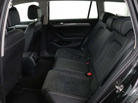 Volkswagen Passat 1.4 TSI GTE | Stoel & stuurverwarming | Camera | Carplay | Trekhaak | Adaptive cruise | Standkachel | Navigatie | Full LED