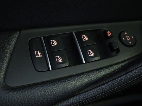 BMW 5 Serie 520i High Executive M-Sport | Trekhaak | Leder | Cruise Control | Navigatie | Stoelverwarming | LED | LMV 20