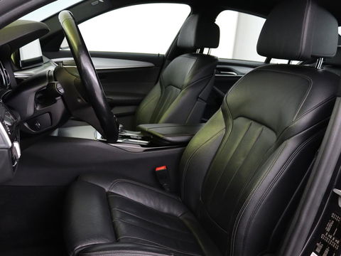 BMW 5 Serie 520i High Executive M-Sport | Trekhaak | Leder | Cruise Control | Navigatie | Stoelverwarming | LED | LMV 20