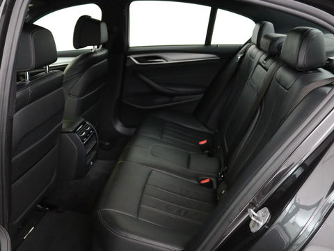 BMW 5 Serie 520i High Executive M-Sport | Trekhaak | Leder | Cruise Control | Navigatie | Stoelverwarming | LED | LMV 20