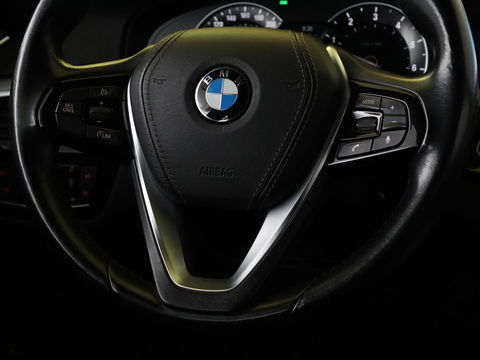 BMW 5 Serie 520i High Executive M-Sport | Trekhaak | Leder | Cruise Control | Navigatie | Stoelverwarming | LED | LMV 20