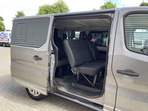 Opel Vivaro Combi 1.6 CDTI 120pk L1H1 Innovation / 8 persoons / vaste prijs rijklaar € 21.950 marge / vrij van btw / euro 6 diesel / airco / cruise / camera / trekhaak / metallic lak / lichtmetalen velgen
