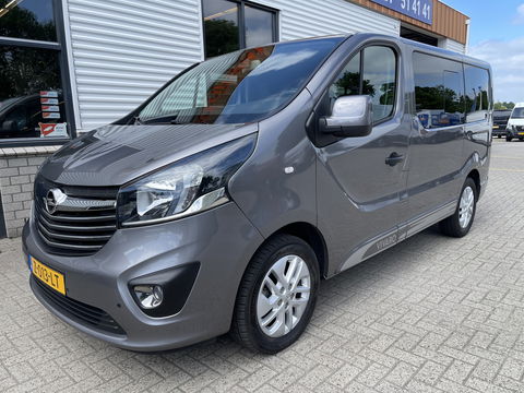 Opel Vivaro Combi 1.6 CDTI 120pk L1H1 Innovation / 8 persoons / vaste prijs rijklaar € 21.950 marge / vrij van btw / euro 6 diesel / airco / cruise / camera / trekhaak / metallic lak / lichtmetalen velgen