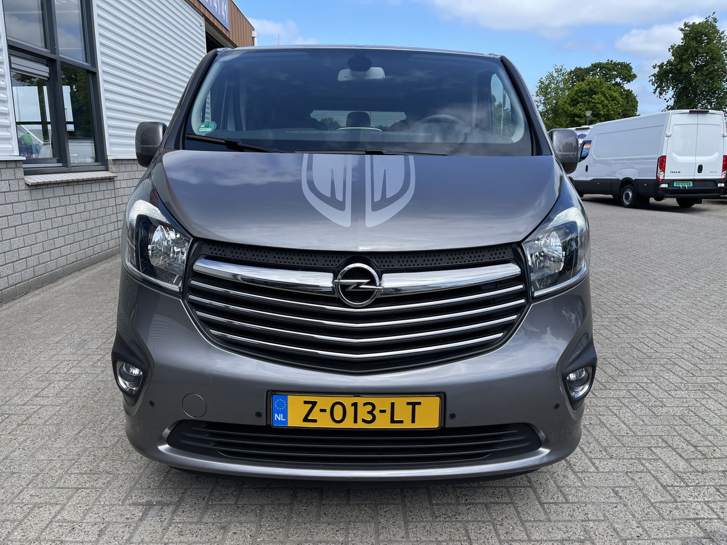 Opel Vivaro Combi 1.6 CDTI 120pk L1H1 Innovation / 8 persoons / vaste prijs rijklaar € 21.950 marge / vrij van btw / euro 6 diesel / airco / cruise / camera / trekhaak / metallic lak / lichtmetalen velgen