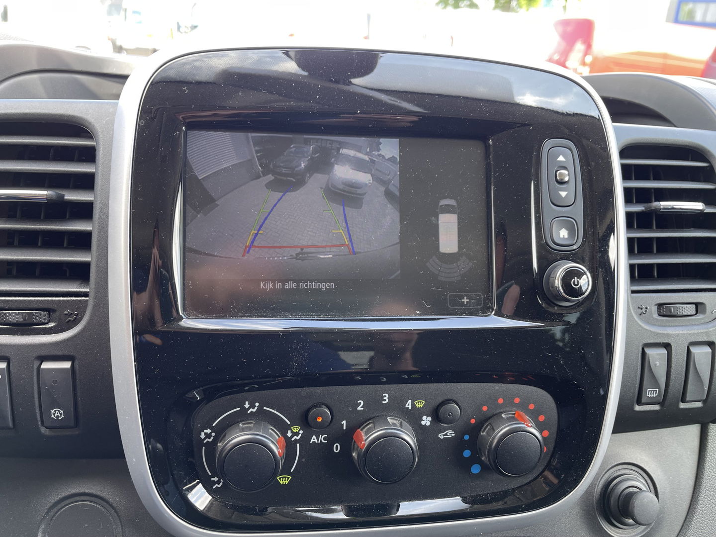 Opel Vivaro Combi 1.6 CDTI 120pk L1H1 Innovation / 8 persoons / vaste prijs rijklaar € 21.950 marge / vrij van btw / euro 6 diesel / airco / cruise / camera / trekhaak / metallic lak / lichtmetalen velgen