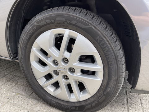 Opel Vivaro Combi 1.6 CDTI 120pk L1H1 Innovation / 8 persoons / vaste prijs rijklaar € 21.950 marge / vrij van btw / euro 6 diesel / airco / cruise / camera / trekhaak / metallic lak / lichtmetalen velgen