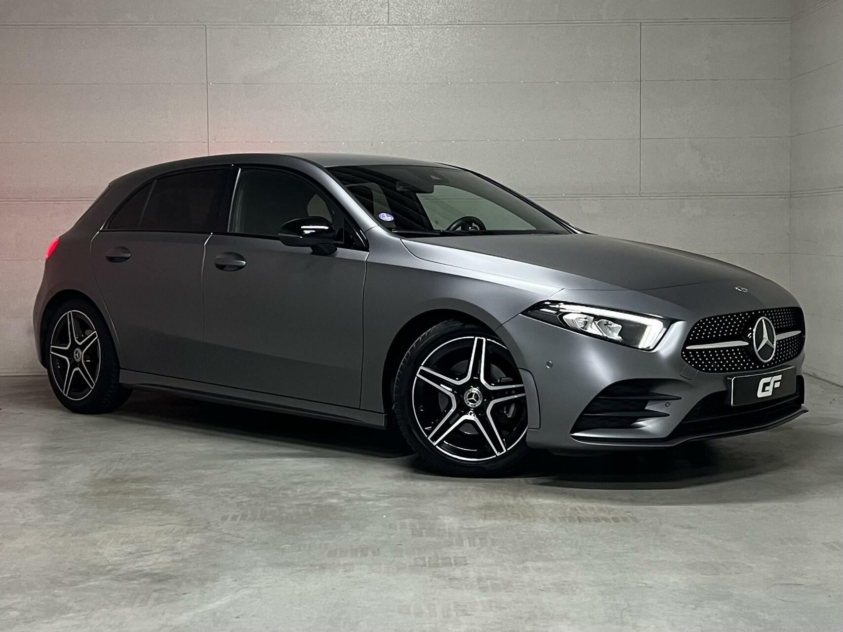 Mercedes-Benz A-Klasse 180 AMG Matgrijs Sfeerverlichting Carplay
