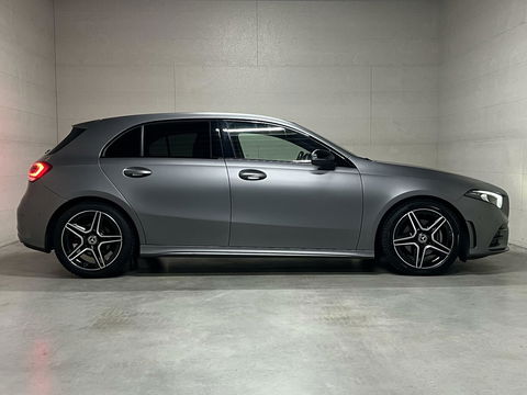 Mercedes-Benz A-Klasse 180 AMG Matgrijs Sfeerverlichting Carplay