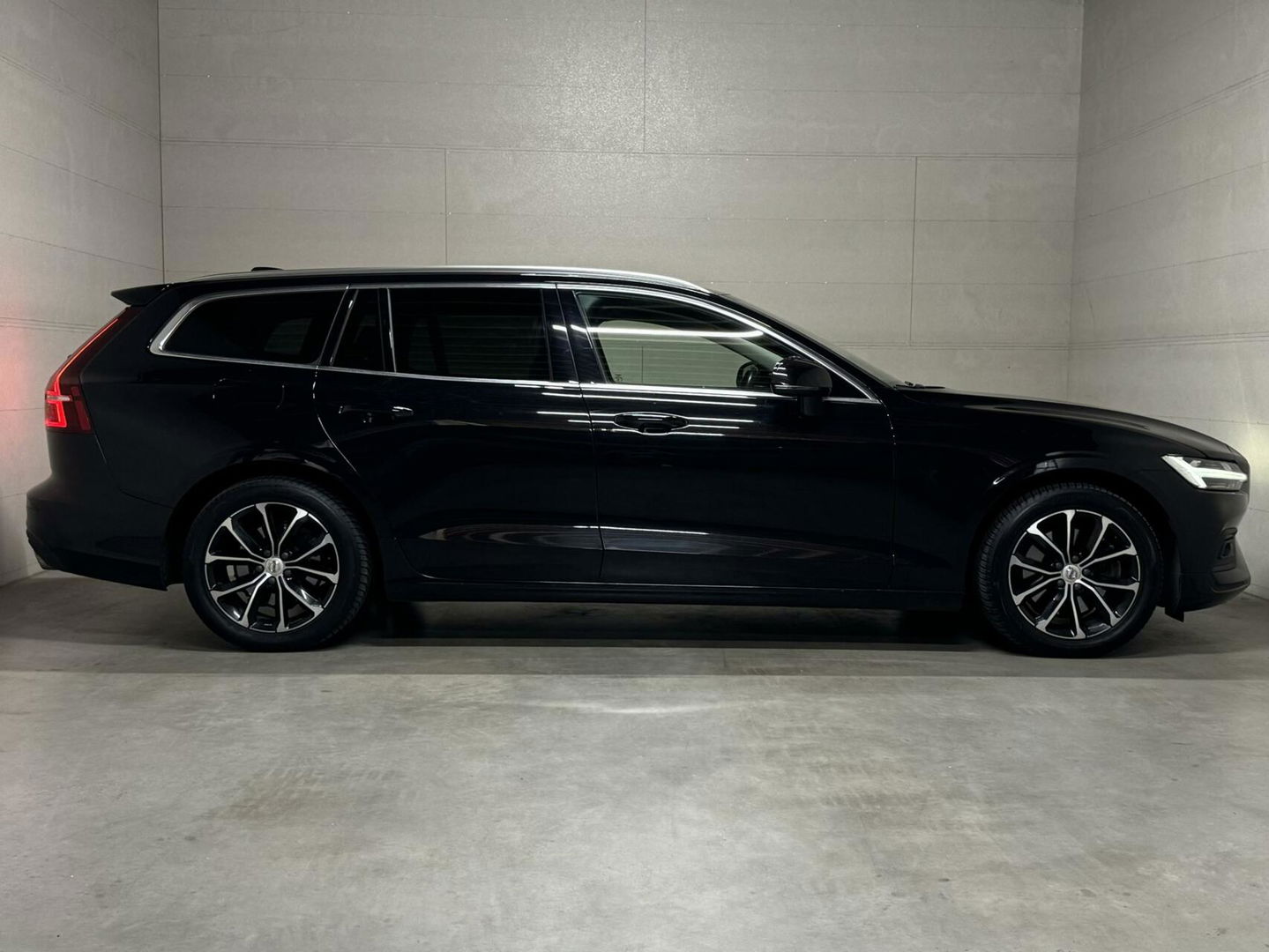 Volvo V60 2.0 B3 Business Pro Navi Autopilot Leer Trekh. NAP