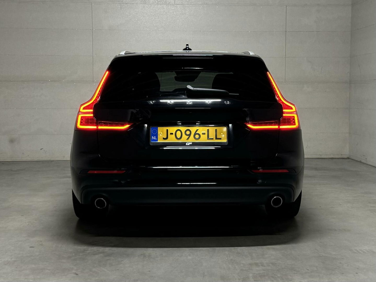 Volvo V60 2.0 B3 Business Pro Navi Autopilot Leer Trekh. NAP