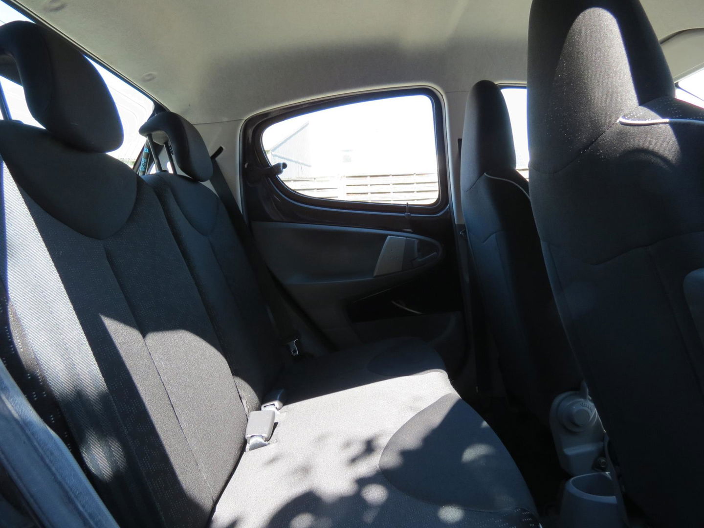 Peugeot 107 1.0-12V XS 5-DRS | AUTOMAAT | 1E EIGENAAR | AIRCO | NIEUWE APK | ELEK RAMEN |