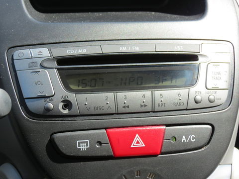 Peugeot 107 1.0-12V XS 5-DRS | AUTOMAAT | 1E EIGENAAR | AIRCO | NIEUWE APK | ELEK RAMEN |