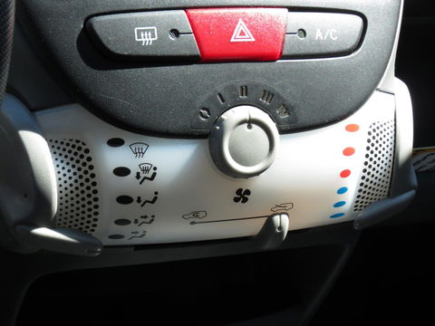 Peugeot 107 1.0-12V XS 5-DRS | AUTOMAAT | 1E EIGENAAR | AIRCO | NIEUWE APK | ELEK RAMEN |