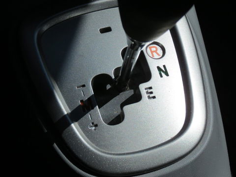 Peugeot 107 1.0-12V XS 5-DRS | AUTOMAAT | 1E EIGENAAR | AIRCO | NIEUWE APK | ELEK RAMEN |