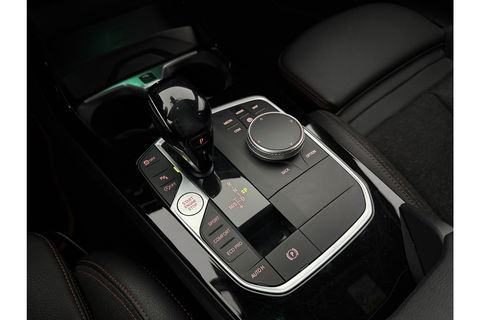 BMW 1-serie 118i M Sport LED Camera Carplay Sfeerverl. Trekhaak Virtual Navi Clima Cruise 17"LMV PDC