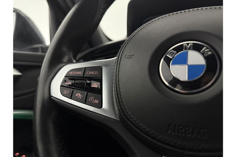 BMW 1-serie 118i M Sport LED Camera Carplay Sfeerverl. Trekhaak Virtual Navi Clima Cruise 17"LMV PDC