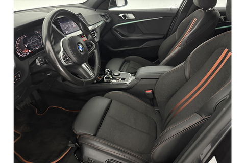 BMW 1-serie 118i M Sport LED Camera Carplay Sfeerverl. Trekhaak Virtual Navi Clima Cruise 17"LMV PDC