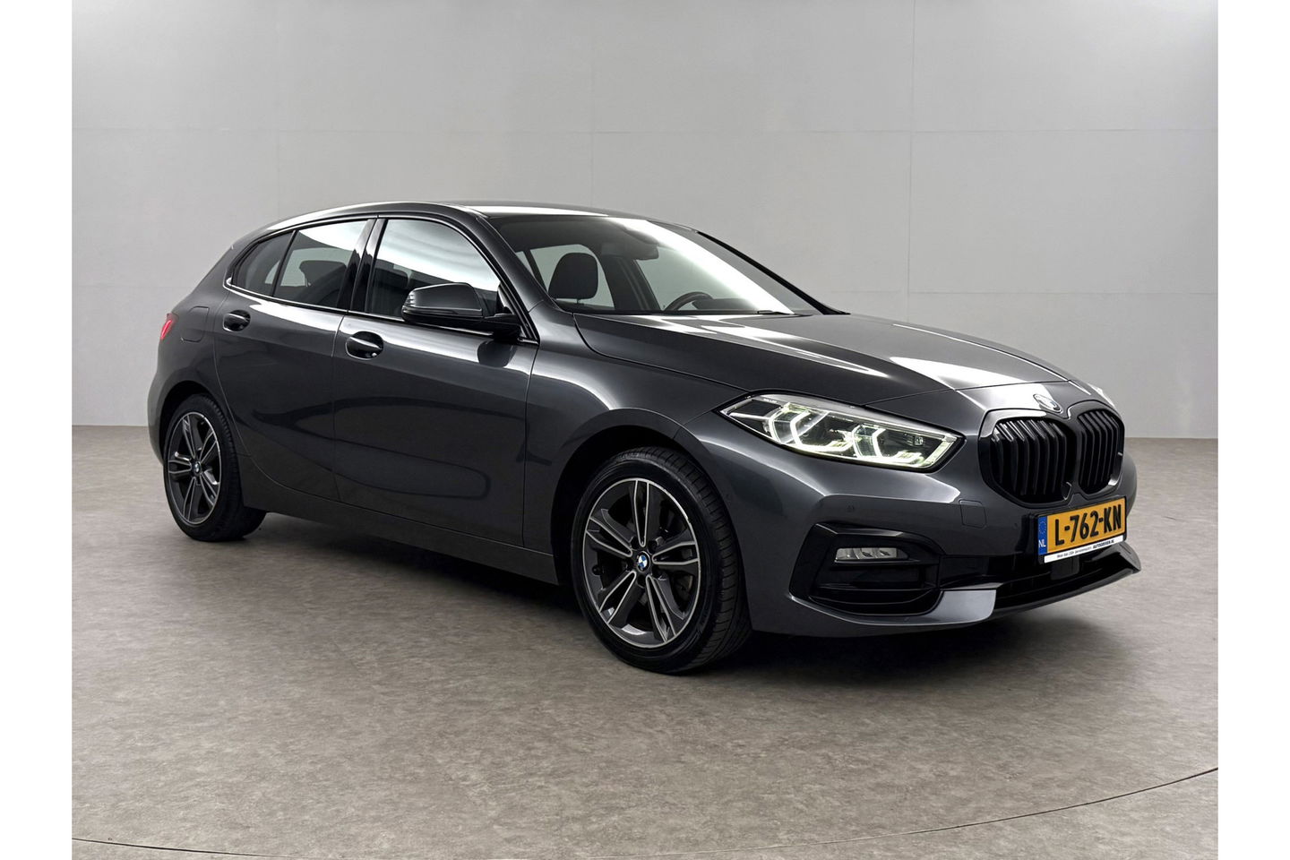 BMW 1-serie 118i M Sport LED Camera Carplay Sfeerverl. Trekhaak Virtual Navi Clima Cruise 17"LMV PDC
