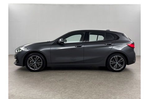 BMW 1-serie 118i M Sport LED Camera Carplay Sfeerverl. Trekhaak Virtual Navi Clima Cruise 17"LMV PDC