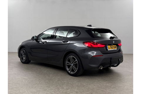 BMW 1-serie 118i M Sport LED Camera Carplay Sfeerverl. Trekhaak Virtual Navi Clima Cruise 17"LMV PDC