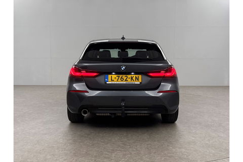 BMW 1-serie 118i M Sport LED Camera Carplay Sfeerverl. Trekhaak Virtual Navi Clima Cruise 17"LMV PDC