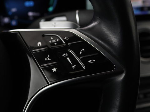 Mercedes-Benz E-Klasse 300e Avantgarde | Adaptive cruise | Trekhaak | Stoelverwarming | Camera | Widescreen | Sfeerverlichting | Half leder | Full LED