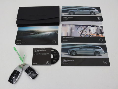 Mercedes-Benz E-Klasse 300e Avantgarde | Adaptive cruise | Trekhaak | Stoelverwarming | Camera | Widescreen | Sfeerverlichting | Half leder | Full LED