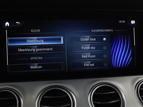 Mercedes-Benz E-Klasse 300e Avantgarde | Adaptive cruise | Trekhaak | Stoelverwarming | Camera | Widescreen | Sfeerverlichting | Half leder | Full LED