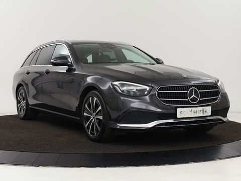 Mercedes-Benz E-Klasse 300e Avantgarde | Adaptive cruise | Trekhaak | Stoelverwarming | Camera | Widescreen | Sfeerverlichting | Half leder | Full LED