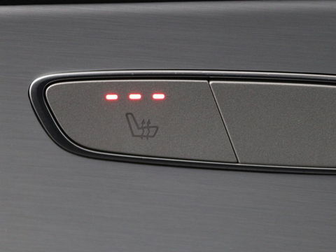 Mercedes-Benz E-Klasse 300e Avantgarde | Adaptive cruise | Trekhaak | Stoelverwarming | Camera | Widescreen | Sfeerverlichting | Half leder | Full LED