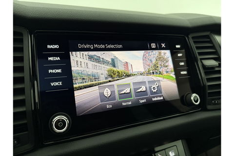 Škoda Kodiaq 1.5 TSI 150PK Sportline DSG Pano Sfeer Memory LED Virtual Camera Carplay Clima Cruise Navi PDC 19"LMV