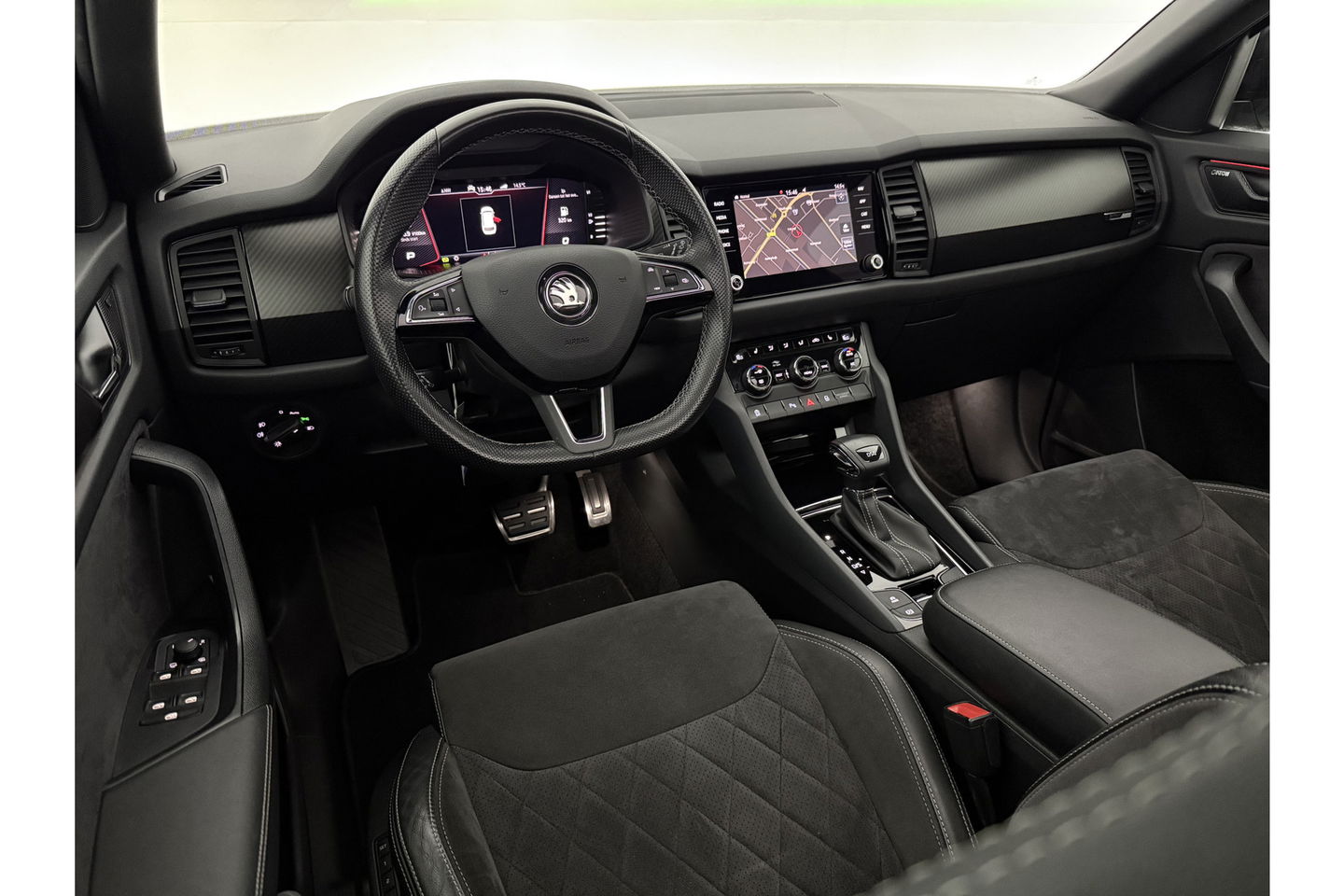 Škoda Kodiaq 1.5 TSI 150PK Sportline DSG Pano Sfeer Memory LED Virtual Camera Carplay Clima Cruise Navi PDC 19"LMV