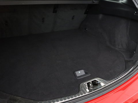 Volvo V60 2.0 T4 Sport | Stoelverwarming | Trekhaak | Xenon | Navigatie | Leder/Alcantara | PDC | Climate control | Cruise control | Bluetooth