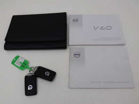 Volvo V60 2.0 T4 Sport | Stoelverwarming | Trekhaak | Xenon | Navigatie | Leder/Alcantara | PDC | Climate control | Cruise control | Bluetooth