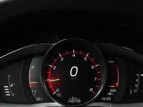 Volvo V60 2.0 T4 Sport | Stoelverwarming | Trekhaak | Xenon | Navigatie | Leder/Alcantara | PDC | Climate control | Cruise control | Bluetooth