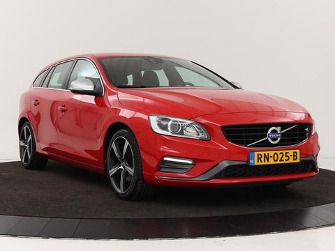 Volvo V60 2.0 T4 Sport | Stoelverwarming | Trekhaak | Xenon | Navigatie | Leder/Alcantara | PDC | Climate control | Cruise control | Bluetooth