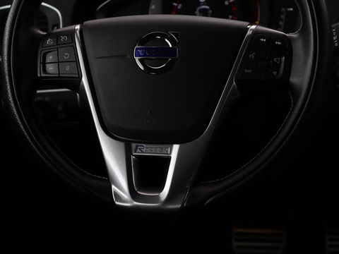 Volvo V60 2.0 T4 Sport | Stoelverwarming | Trekhaak | Xenon | Navigatie | Leder/Alcantara | PDC | Climate control | Cruise control | Bluetooth