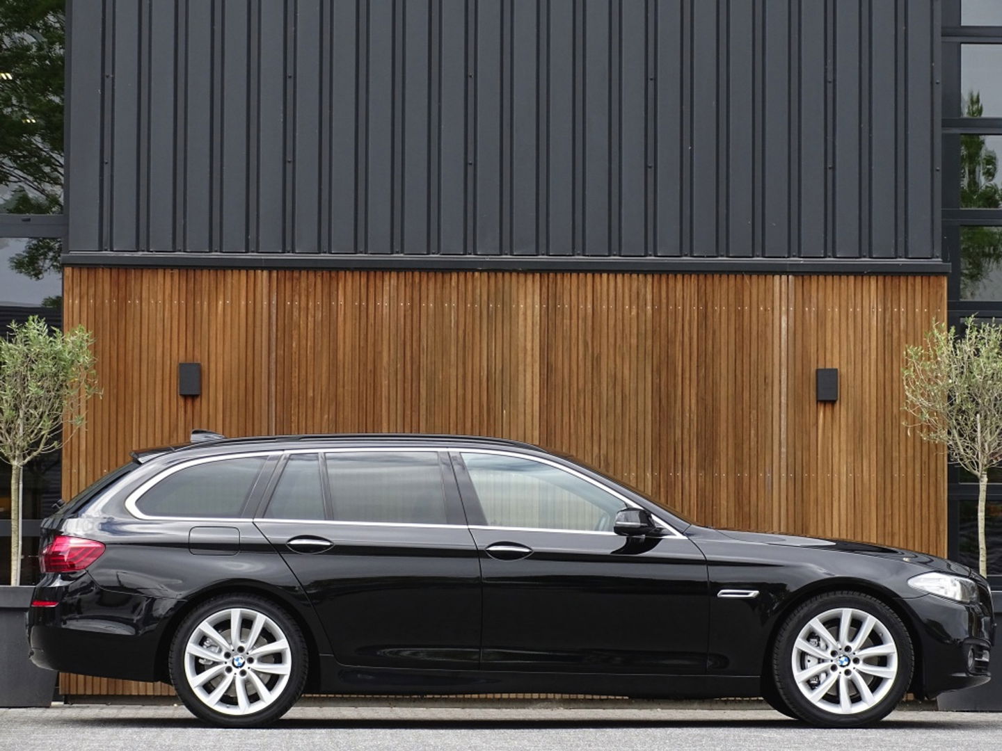BMW 5 Serie Touring 530d 259PK M Sport HE. / M- interieur / LCI / LED