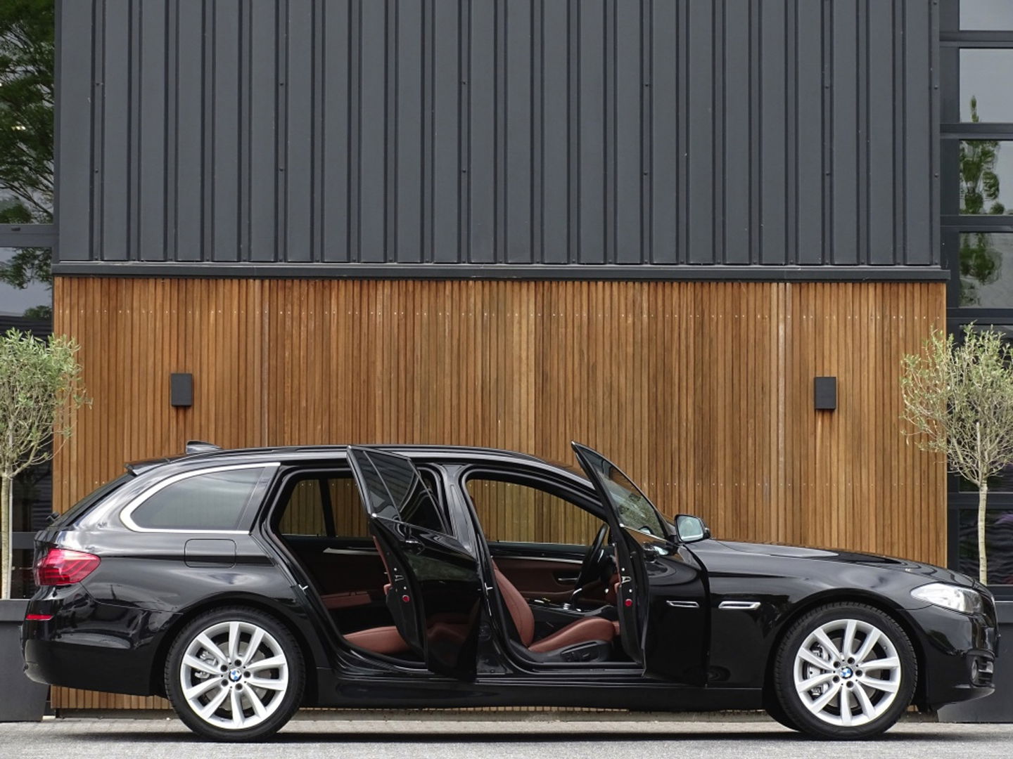 BMW 5 Serie Touring 530d 259PK M Sport HE. / M- interieur / LCI / LED