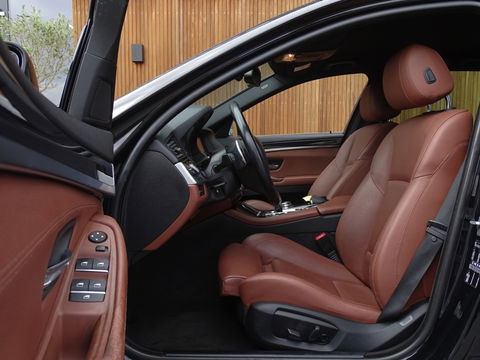 BMW 5 Serie Touring 530d 259PK M Sport HE. / M- interieur / LCI / LED