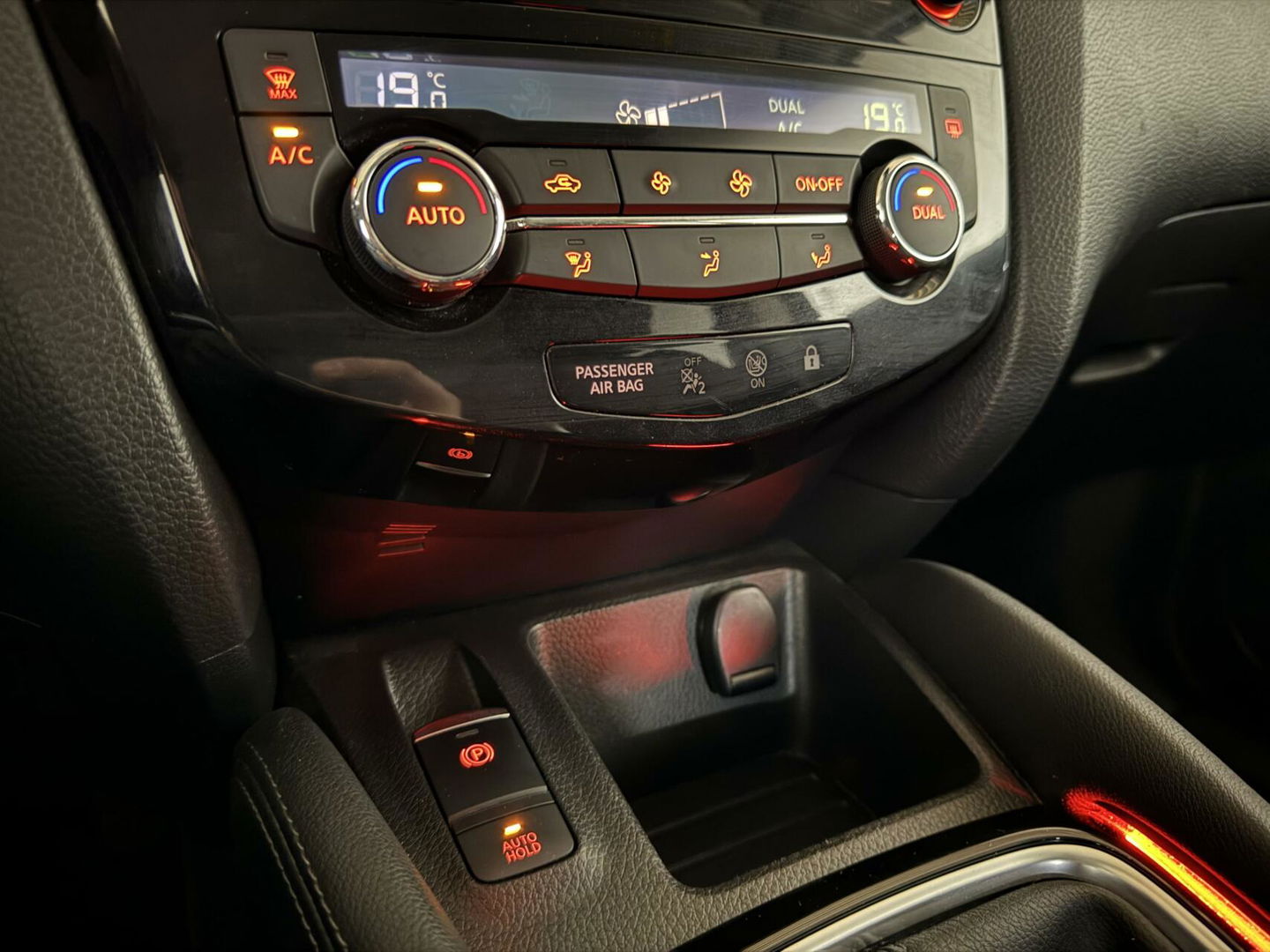 Nissan QASHQAI 1.2 N-Connecta Pano Navi Cruise NAP