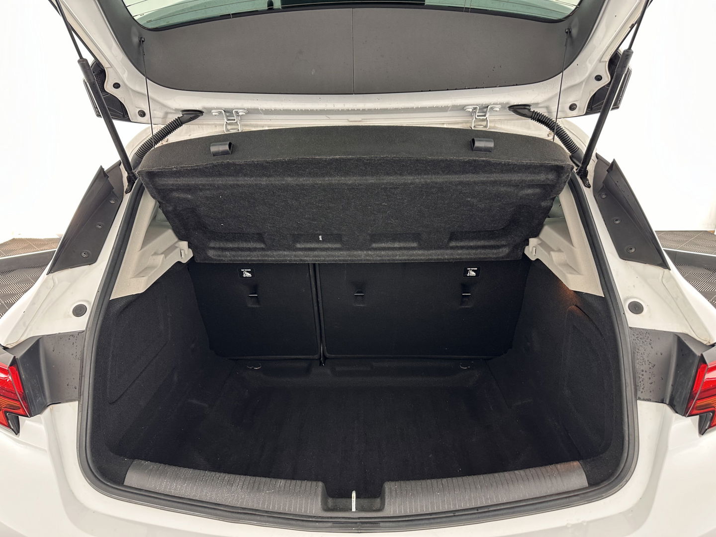 Opel Astra 1.6 CDTI Online Edition *PANO | XENON | NAVI-FULLMAP | DAB+ | COMFORT-SEATS | AIRCO | CRUISE | PDC*