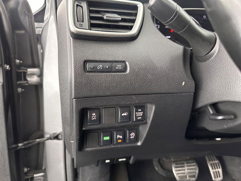 Nissan X-Trail 1.6 dCi Tekna Aut. *PANO | LUXURY-LEATHER | LED-LIGHTS | TOP-VIEW | JBL-AUDIO | BLINDSPOT | KEYLESS | HEATED-COMFORT-SEATS | NAVI-FULLMAP | 19''ALU*