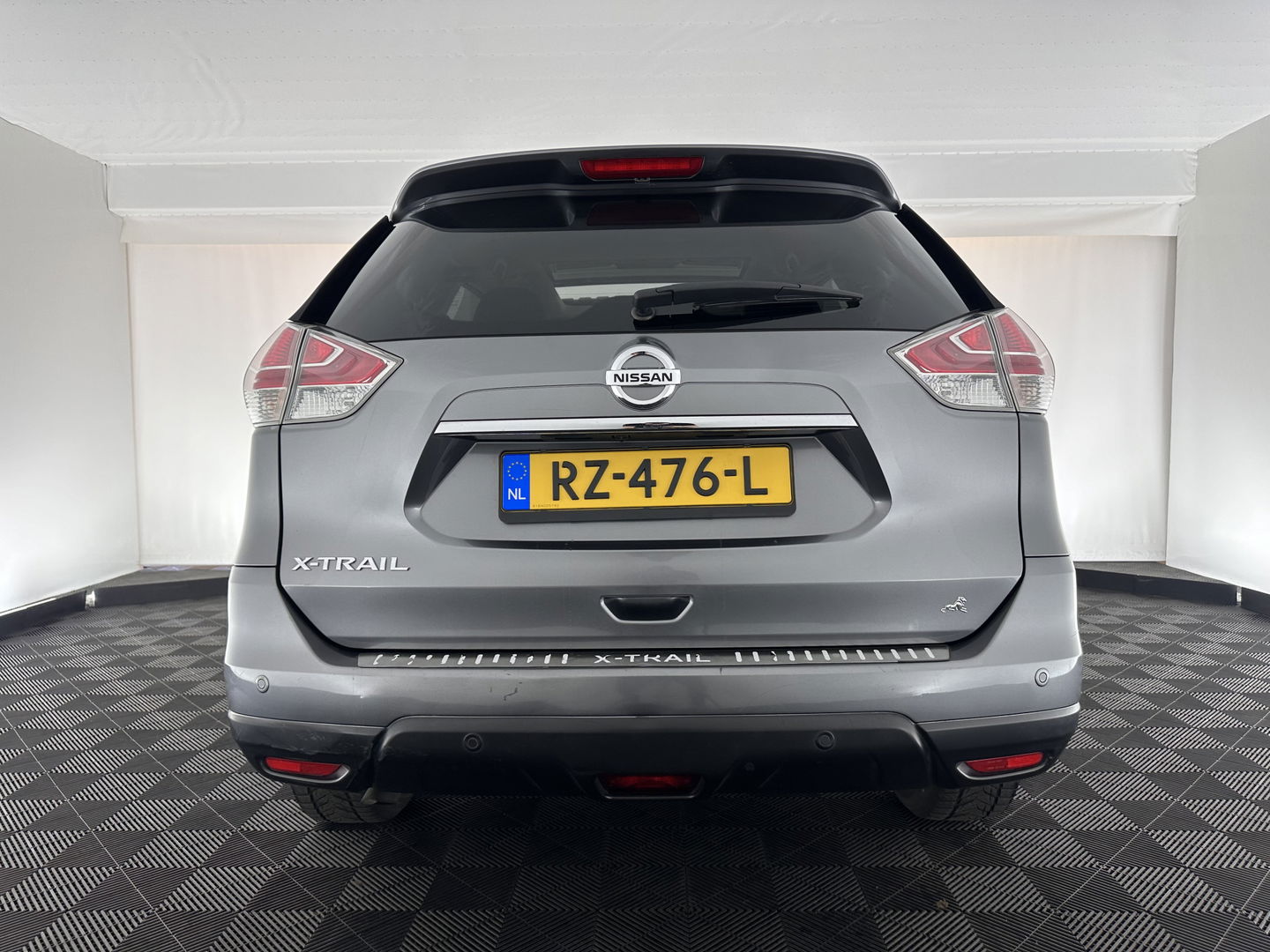 Nissan X-Trail 1.6 dCi Tekna Aut. *PANO | LUXURY-LEATHER | LED-LIGHTS | TOP-VIEW | JBL-AUDIO | BLINDSPOT | KEYLESS | HEATED-COMFORT-SEATS | NAVI-FULLMAP | 19''ALU*