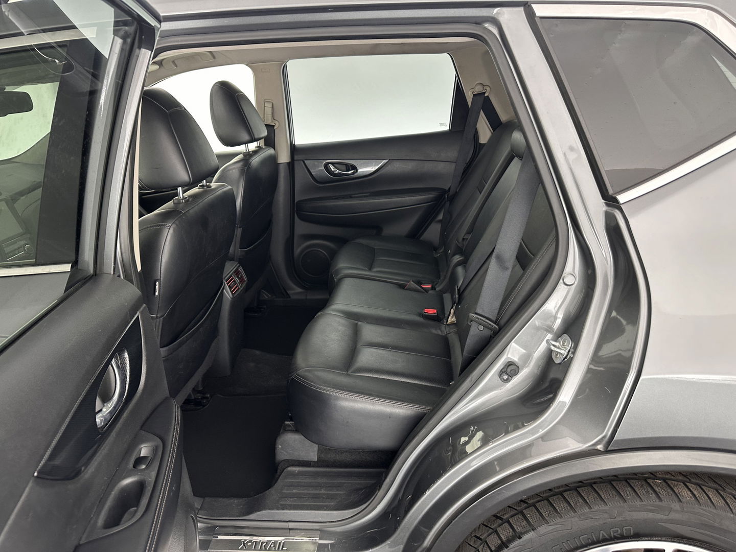 Nissan X-Trail 1.6 dCi Tekna Aut. *PANO | LUXURY-LEATHER | LED-LIGHTS | TOP-VIEW | JBL-AUDIO | BLINDSPOT | KEYLESS | HEATED-COMFORT-SEATS | NAVI-FULLMAP | 19''ALU*