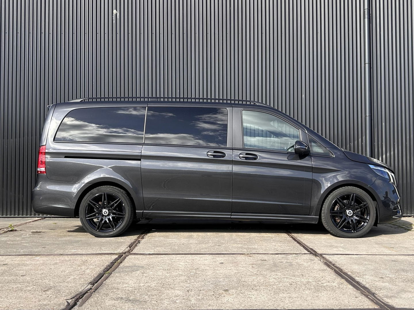 Mercedes-Benz V-Klasse 300d Lang DC | AMG | MARGE |Burmester | 360 graden |