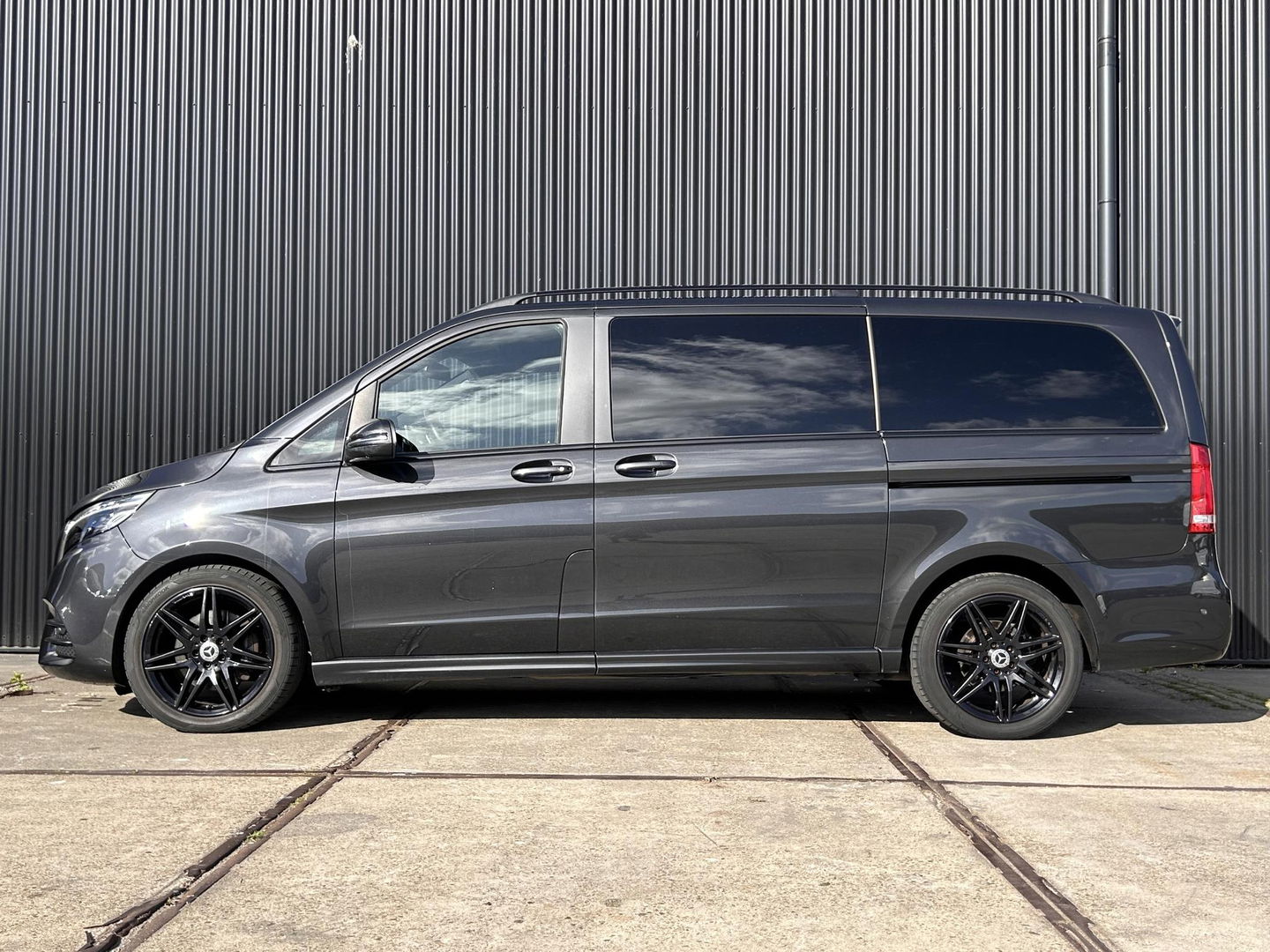 Mercedes-Benz V-Klasse 300d Lang DC | AMG | MARGE |Burmester | 360 graden |