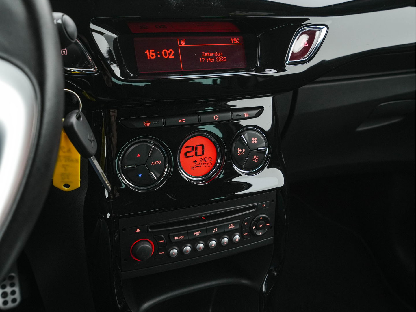 DS DS 3 1.6 BlueHDi Business *ALCANTARA-MICROFIBRE | SPORT-SEATS | ECC | PDC | CRUISE | 16''ALU*