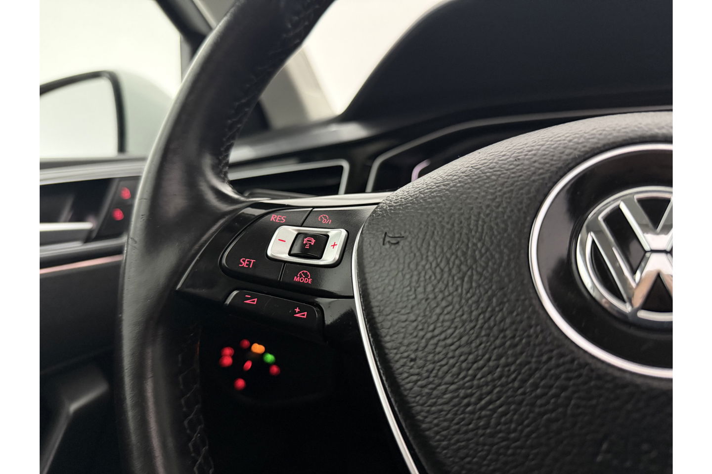 Volkswagen Polo 1.0 TSI Highline Pano DSG LED Virtual Carplay Clima Cruise Navi PDC 17''LMV